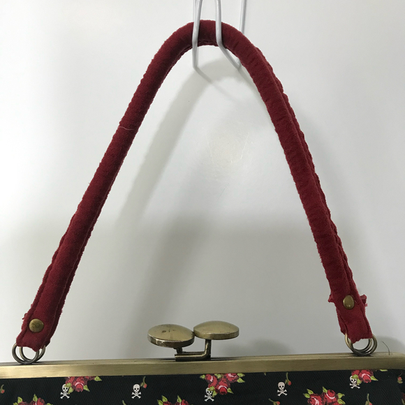 Loungefly Vintage Unique 1990s Roses & Skull & Metallic Goth Gold Skulls EUC - Picture 6 of 9